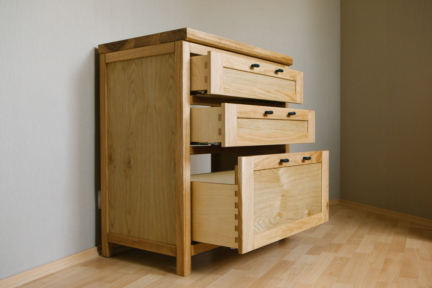 3 Drawer Chest / Dresser